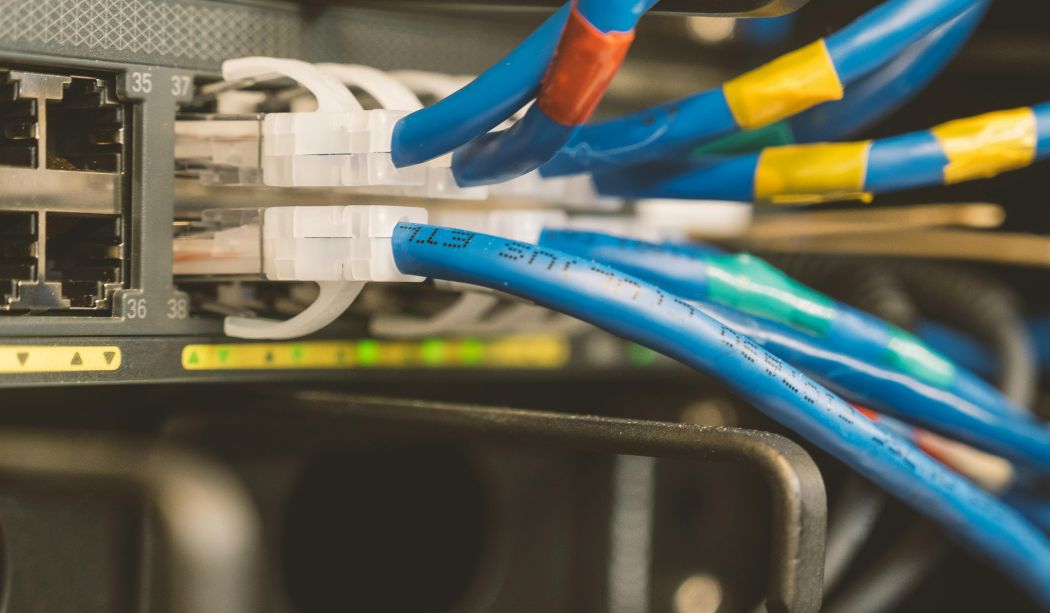 Diferenças entre CAT5e e CAT6: qual o melhor para sua empresa?
