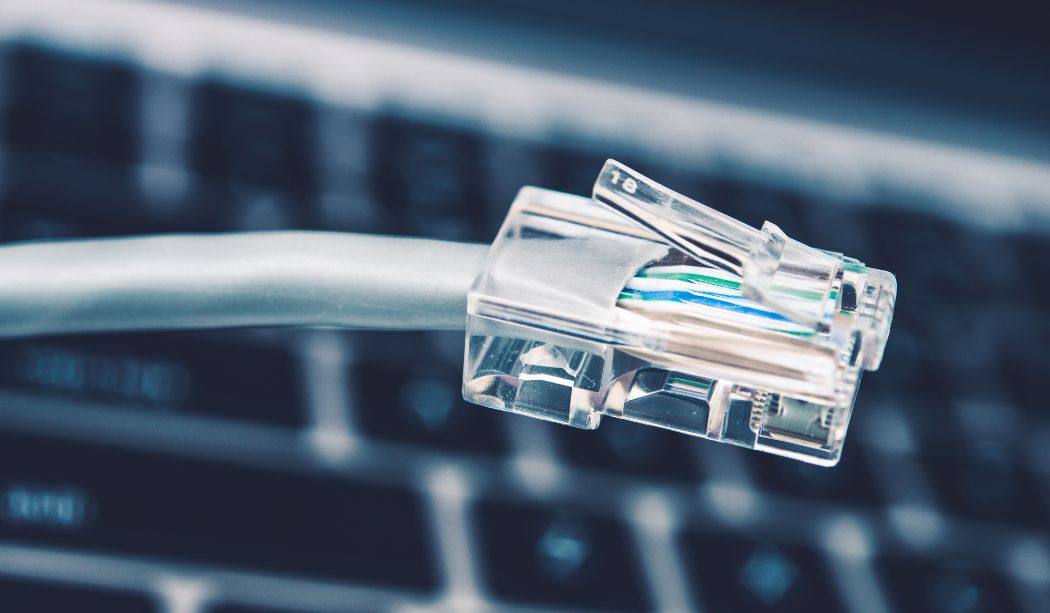 Cabo e conector RJ45