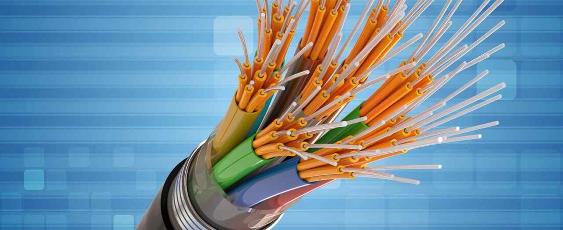 Cobre ou Fibra: Em quais cenários o cabo metálico ainda é a opção mais técnica e econômica?